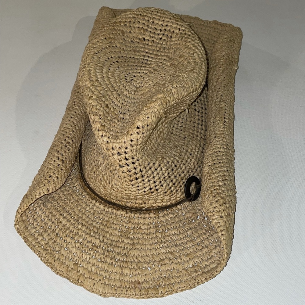 REI - Outdoor Hat - Picture 1 of 9